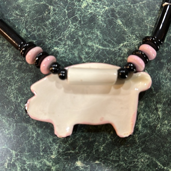 Vintage Ruby Z Bean Finneran Pink Pig necklace - Picture 4 of 7